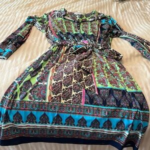 Beautiful Liz Claiborne colorful pullover dress size medium